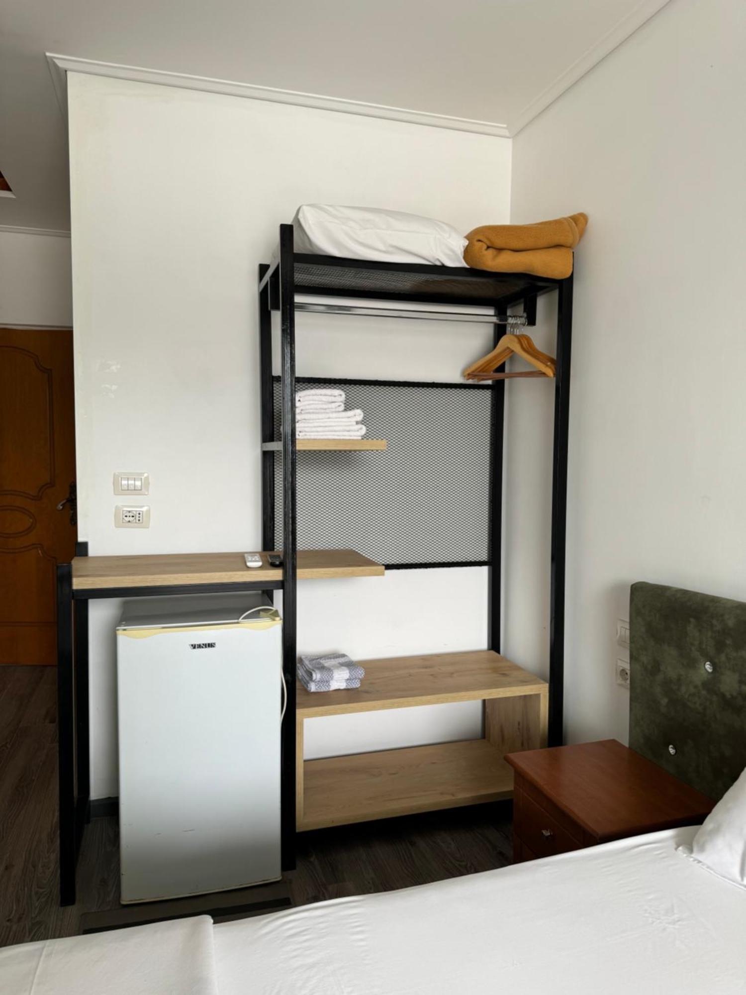 Vila Onhezmi Sarandë 外观 照片