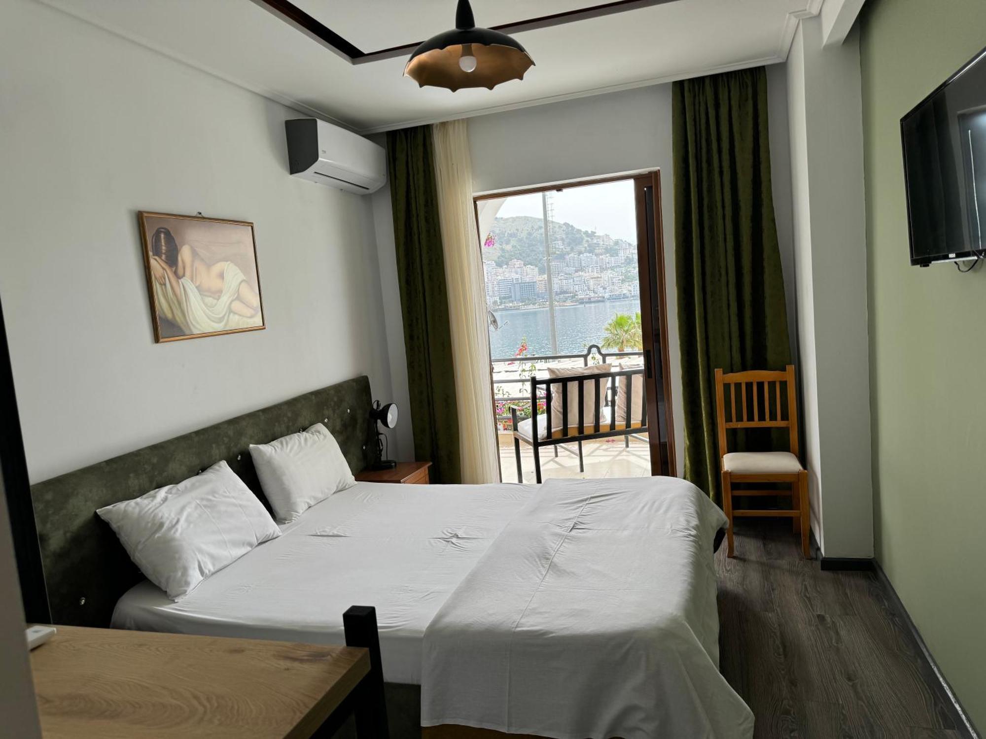 Vila Onhezmi Sarandë 外观 照片